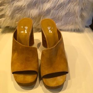 Mercedes Castillo platform heels